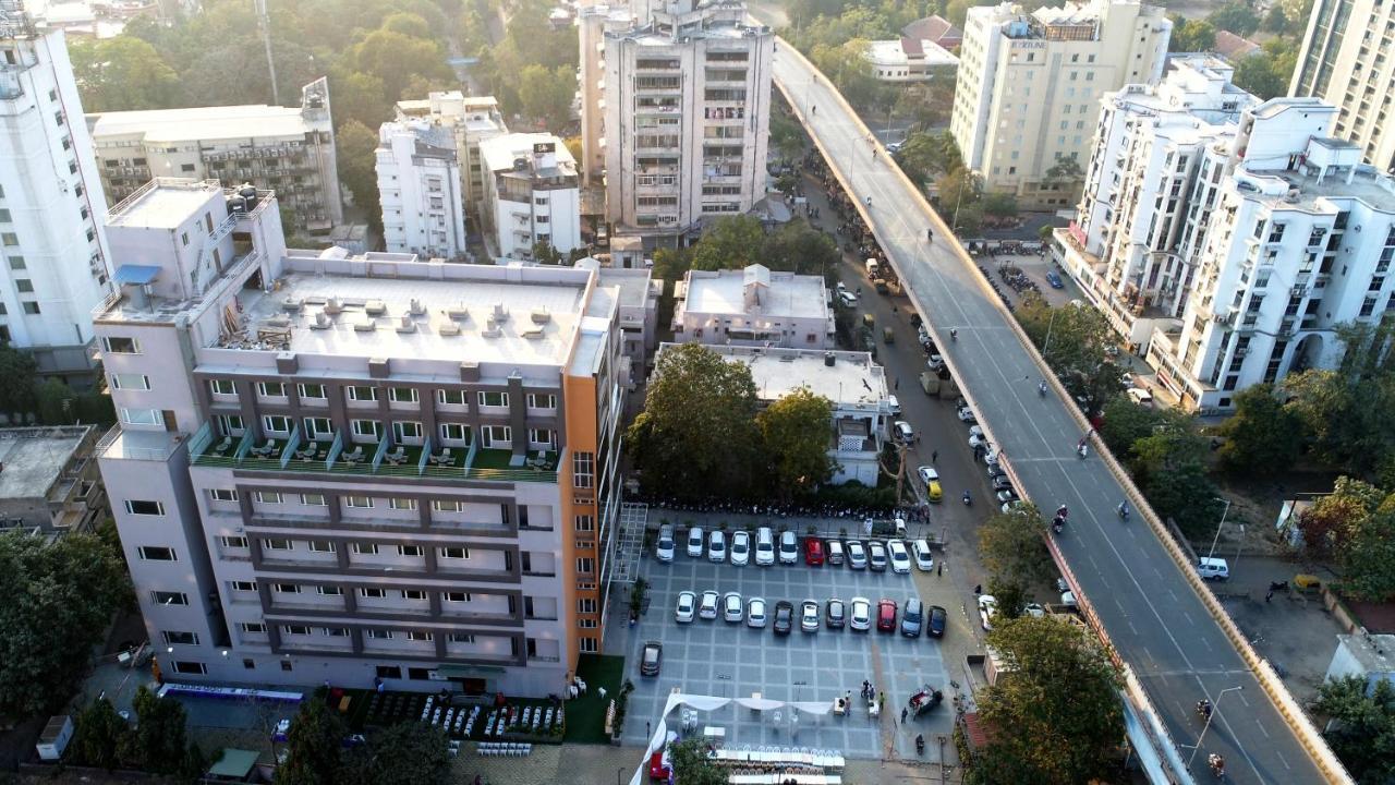 Apricot Hotel , Ahmedabad Luaran gambar