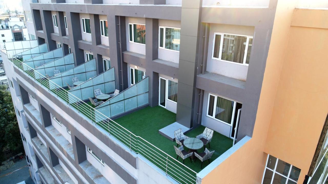 Apricot Hotel , Ahmedabad Luaran gambar