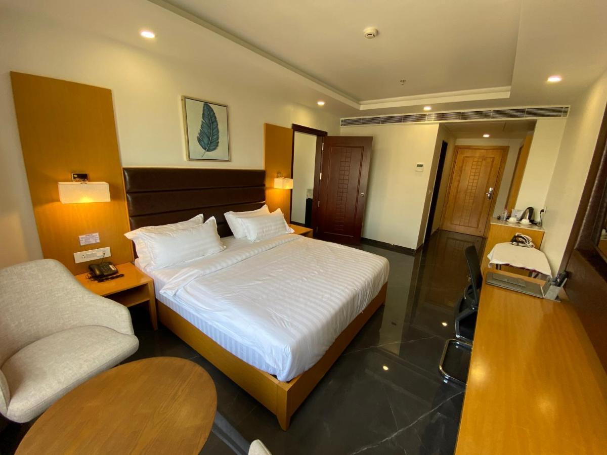 Apricot Hotel , Ahmedabad Luaran gambar