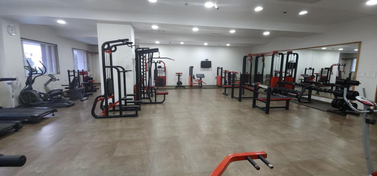 Apricot Hotel , Ahmedabad Luaran gambar