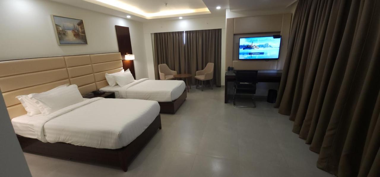 Apricot Hotel , Ahmedabad Luaran gambar