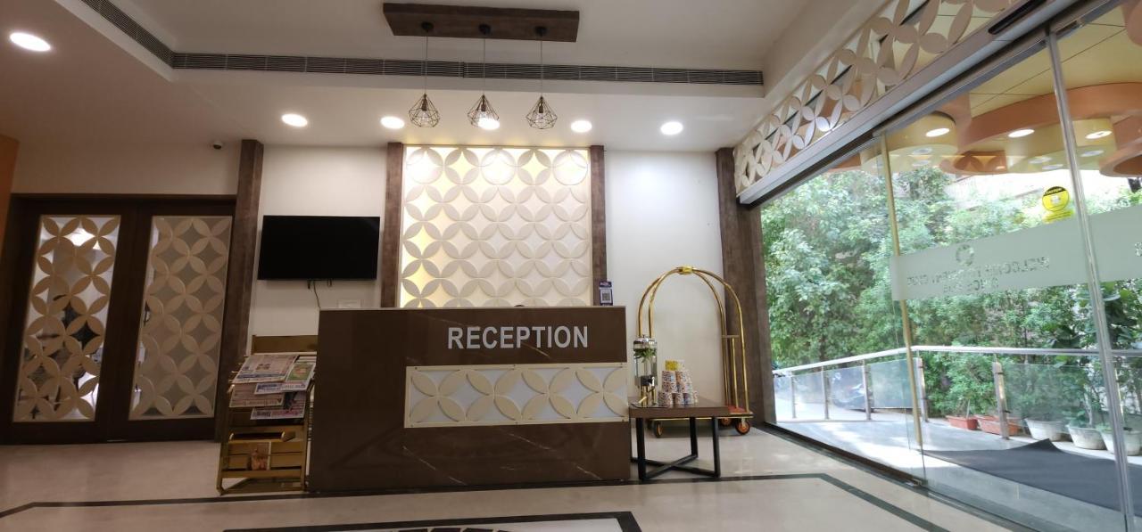 Apricot Hotel , Ahmedabad Luaran gambar