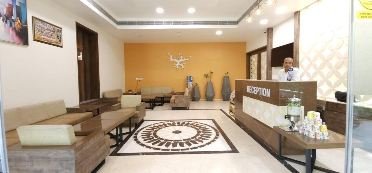 Apricot Hotel , Ahmedabad Luaran gambar