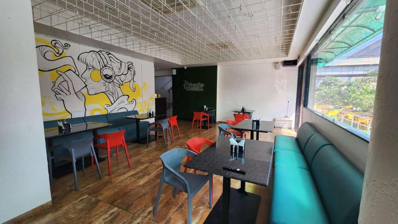 Apricot Hotel , Ahmedabad Luaran gambar
