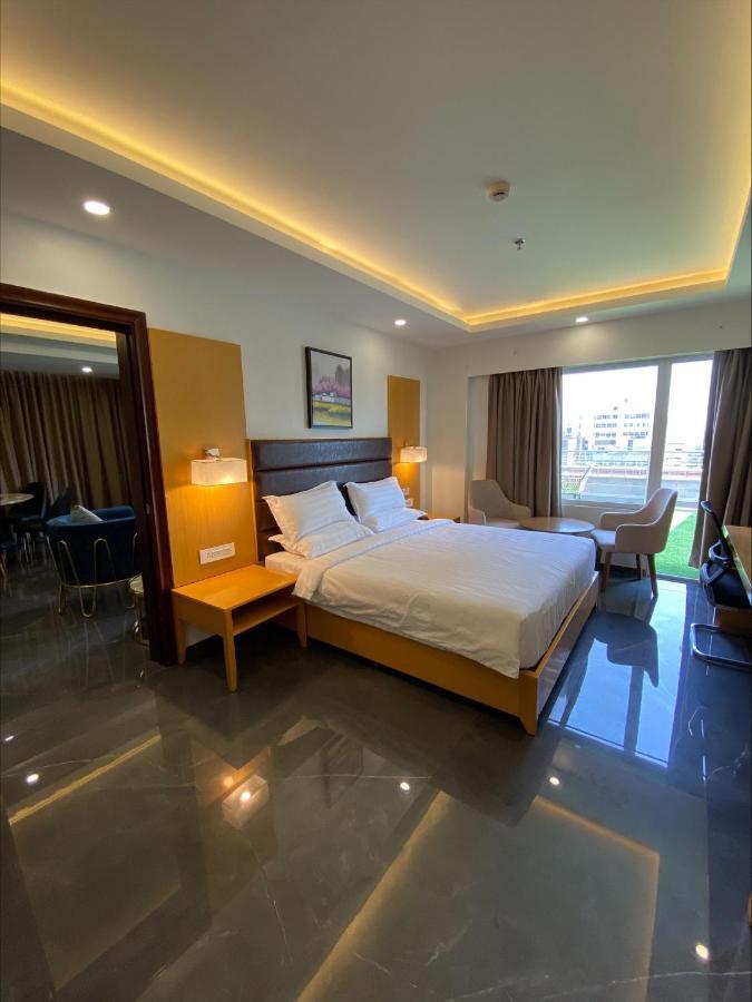 Apricot Hotel , Ahmedabad Luaran gambar