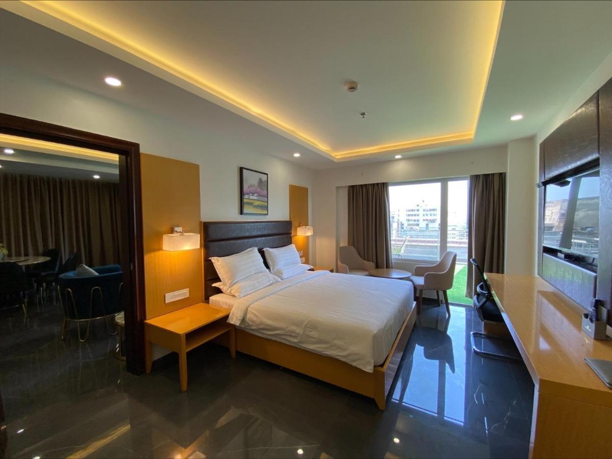 Apricot Hotel , Ahmedabad Luaran gambar