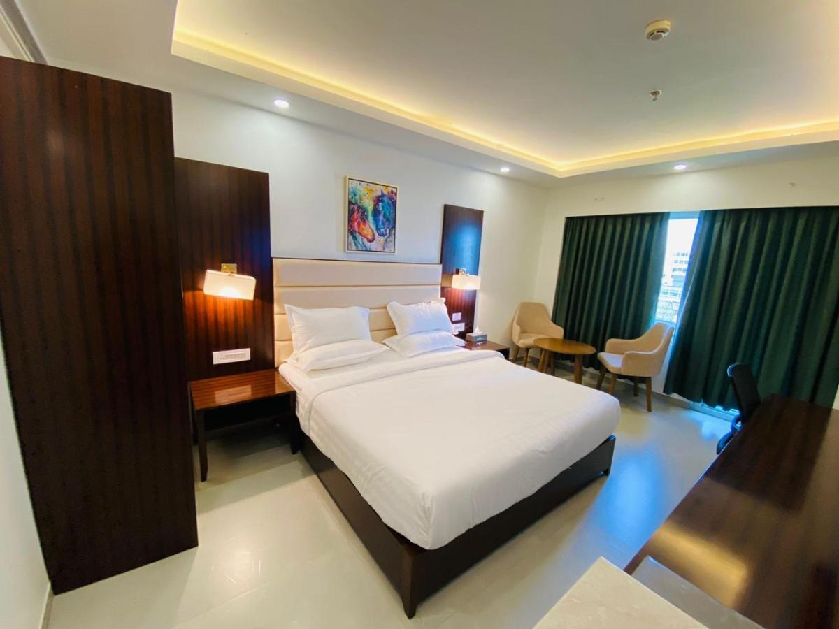 Apricot Hotel , Ahmedabad Luaran gambar