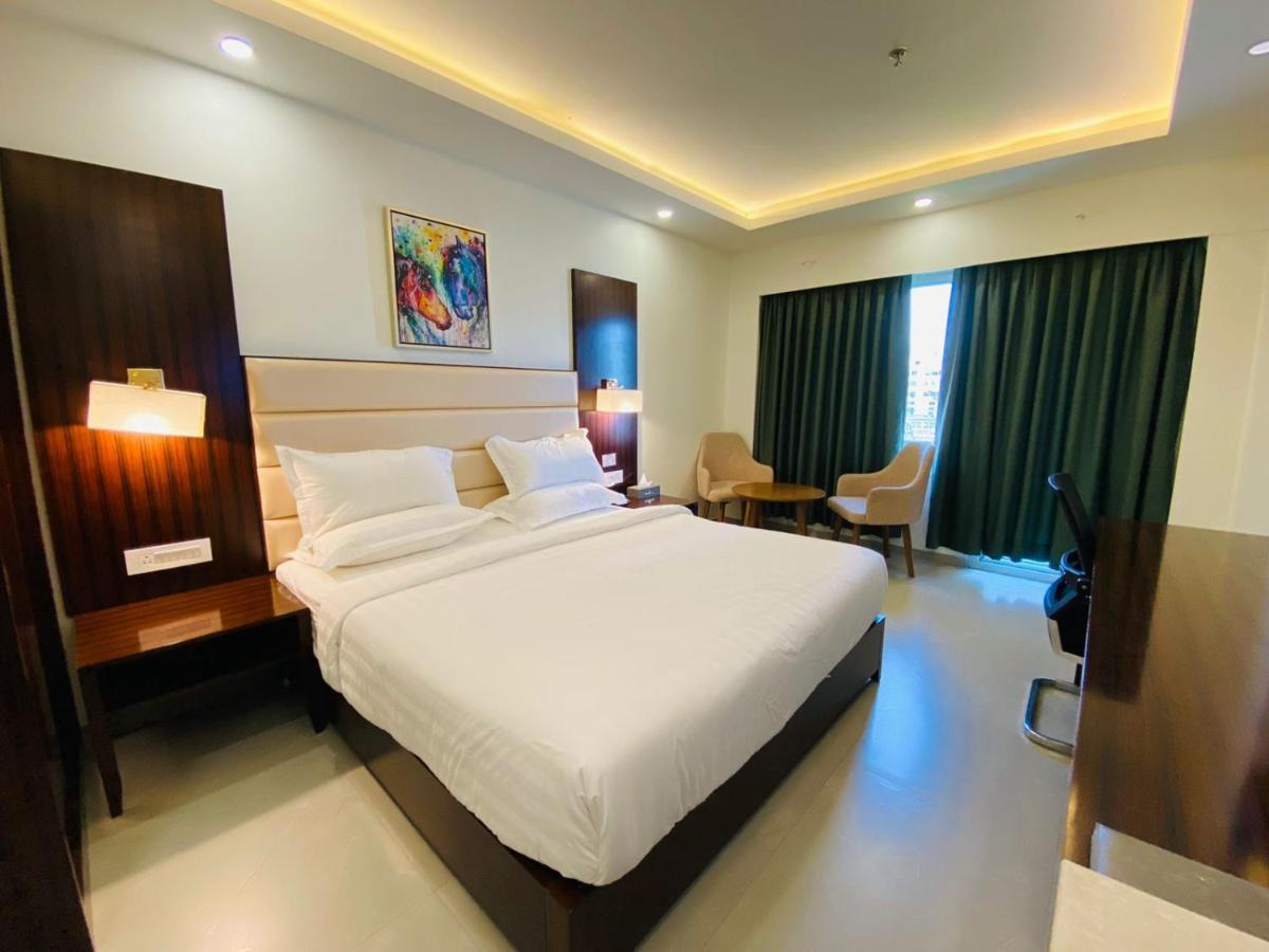Apricot Hotel , Ahmedabad Luaran gambar
