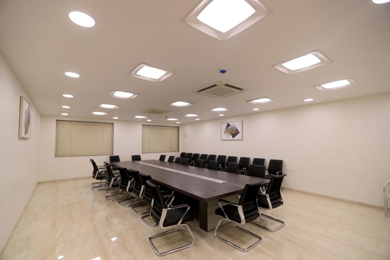 Apricot Hotel , Ahmedabad Luaran gambar